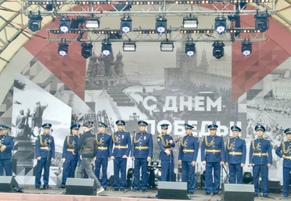 Акция «Сирень Победы» в Екатерининском парке 08.05.19