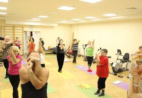 Занятие по адаптивной йоге в ГБУ ТЦСО «Арбат» 23 ноября 2015